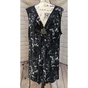 Lane Bryant Women’s V-Neck Pleat-Front Sleeveless Blouse (Size 22/24)